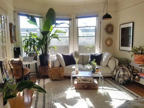 Cottage Apartment, Creole Cottage, Lots Of Plants, Matte Black Kitchen, Acrylic Coffee Table, Small Apartment Interior, Apartment Tour, Banquette Seating, New York Apartment