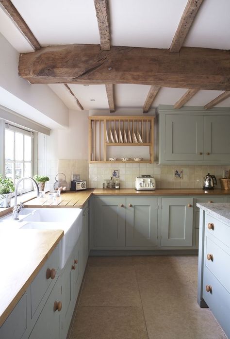 Dapur Moden, Farmhouse Style Kitchen Decor, Dapur Rustic, Model Dapur, Kabinet Dapur, Farmhouse Kitchen Cabinets, Farmhouse Kitchen Design, Green Cabinets, Kitchen Farmhouse