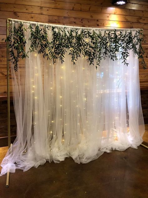 Outdoor Wedding Backdrop Ideas Simple, Simple Wedding Shower Backdrop, White Curtain Backdrop With Flowers, Backdrop Curtain Ideas Wedding, Sunflower Backdrop Wedding, Wedding Aisle Backdrop, Prom Backdrop Ideas Outside, Sweetheart Table Backdrop Ideas, Backdrop Curtain Ideas