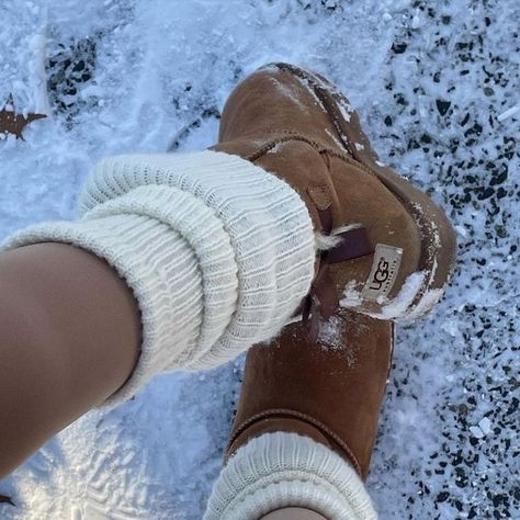 Vinter Mode Outfits, Winter Princess, Dr Shoes, 사진 촬영 포즈, Winter Inspo, Leg Warmer, Christmas Feeling, Snow Angels, Shoe Inspo