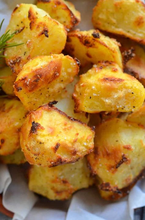 Healthy Roasted Potatoes, Russet Potato Recipes, Aquafaba Recipes, Potato Diet, Vegan Potato Recipes, Crispy Roasted Potatoes, Healthy Christmas Recipes, Healthy Potato Recipes, Wfpb Recipes