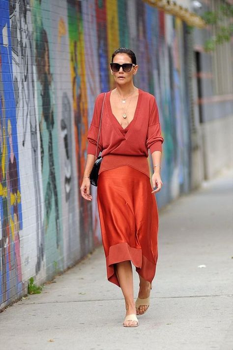 Katie Holmes Is Our New Style Icon Katie Holmes Style, Summer Work Dresses, Chic Fall Fashion, Ulla Johnson Dress, Leandra Medine, Icon Style, Giovanna Battaglia, Diy Wardrobe, Monochromatic Outfit