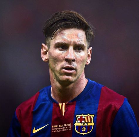 Messi Pfp, Messi 2015, Cold Pictures, Mens Haircuts Short Hair, Lionel Andrés Messi, Leonel Messi, Cr7 Ronaldo, Galaxy Pictures, Messi 10