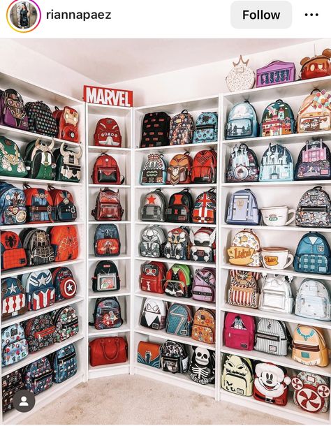 Disney Backpack Display, Display Loungefly Backpacks, Loungefly Storage Ideas, Loungefly Mini Backpack Display Ideas, Loungefly Collection Display, Loungefly Bag Display Wall, Loungefly Bag Display, Disney Loungefly Backpack Display, Loungefly Display Ideas