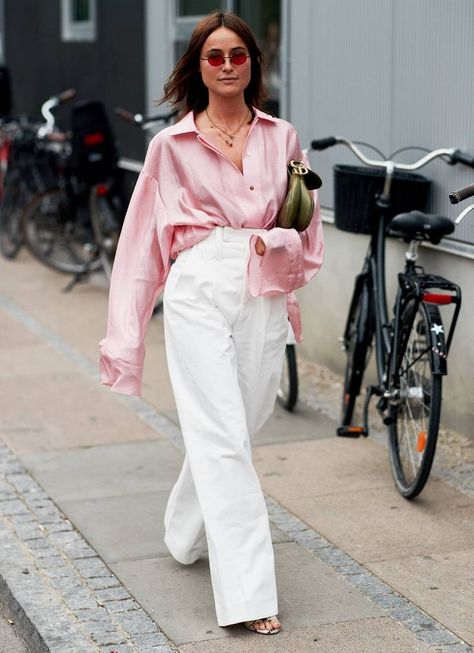 Behold: The Best Pink Clothing and Accessories Money Can Buy | Who What Wear UK Casual Chique Stijl, September Fashion, Moda Hippie, Style Désinvolte Chic, Maxi Dress Summer, Fashion Week 2018, Beige Outfit, Copenhagen Fashion Week, Looks Street Style