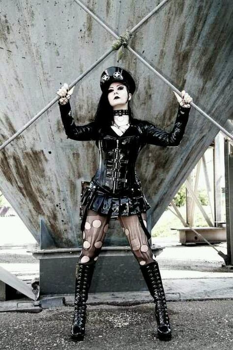 Goth Dieselpunk Fashion, Industrial Punk, Industrial Goth, Chica Dark, Punk Girls, Pinup Model, Goth Subculture, Arte Punk, Diesel Punk