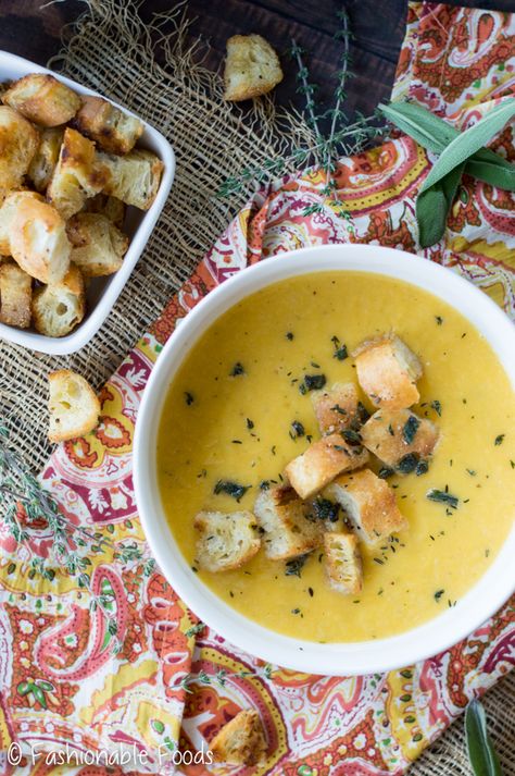 Butternut Squash Leek Soup with Garlic Herb Croutons Squash Leek Soup, Squash Zucchini Recipes, Squash Dishes, Paleo Soups, Crispy Garlic, Chicken And Butternut Squash, Course Ideas, Thanksgiving Meal, Leek Soup