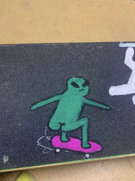 Drawings For Skateboard, Cool Skateboard Griptape Designs, Y2k Skateboard Design, Skateboard Art Design Ideas, Cool Skateboard Decks, Griptape Art, Painted Skateboard, Skateboard Designs, Skateboard Logo