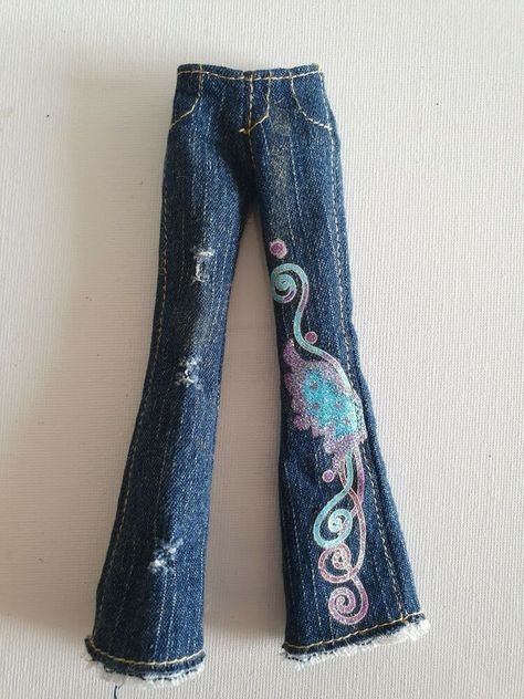 Bsd Oc, Bedazzled Jeans, Bratz Fashion, Bratz Doll Outfits, Bratz Inspired Outfits, Barbie Skipper, Halloween Costume Outfits, Blonde Boys, Doll Outfits