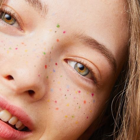 Freckles Makeup, Festival Make Up, Rainbow Nails Design, Special Makeup, Fun Test, Creative Eye Makeup, Milk Makeup, Eye Makeup Art, Daily Makeup