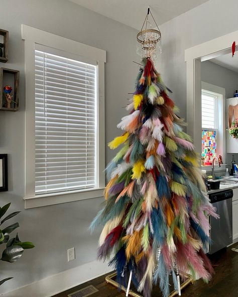 Creative Christmas Tree Alternatives, Christmas Tree Dye, Alt Christmas Tree, Avant Garde Christmas Tree, Untraditional Christmas Tree, Artsy Christmas Tree, Weird Christmas Trees, Unusual Christmas Tree Ideas, Alternate Christmas Tree Ideas