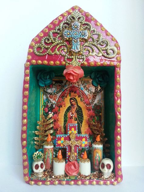 We would have an altar for Our Lady of Guadalupe. Shrines Box, Art Altéré, Shrines Art, Mini Altar, Old Wooden Boxes, Travel Crafts, Mexican Home Decor, Mexican Crafts, Sacred Spaces