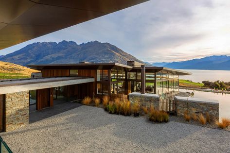 7 Hidden Island Road, Jack's Point in Queenstown, New Zealand for sale (10692900) Nz Homes, Exterior Design Architecture, Steel Cladding, Awesome Houses, Home Exterior Design, Queenstown New Zealand, Coconut Rice, On The Ocean, Japanese Interior