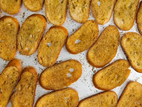 Baguette Toast "Crackers" Recipe - Serious Eats - Homemade, easy and way better than store bought Baguette Chips, Baguette Toast, Toasted Crackers, Melba Toast, Homemade Crackers, Sliced Baguette, Cracker Recipes, Chips Recipe, Serious Eats