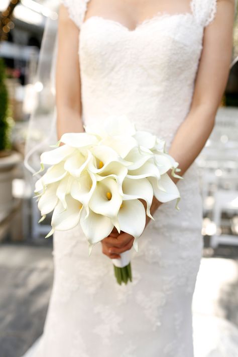 Lilly Bouquet Wedding, Calla Lillies Wedding, Calla Lillies Bouquet, Calla Lily Centerpieces, White Calla Lily Bouquet, Lily Centerpieces, Calla Lily Bridal Bouquet, Lily Bridal Bouquet, Calla Lily Bouquet Wedding