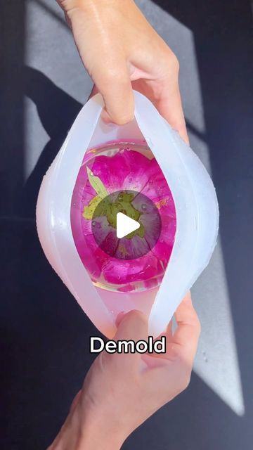 Marina Nara | Resin Preservation Artist on Instagram: "Since you guys loved the peel of this piece a few posts back, here’s a behind the scenes of the demold before the peel even happened 💕 Enjoy the asmr and don’t forget to find something to smile about today 🤗        #resinart #epoxyresin #floralart #peony #resinpour #resin #resinart_daily #peonies #flowerart #flowers #preservedflowers #driedflowers #oddlysatisfying #artreels #floralpreservation #weddingflowers #resina #weddinggifts #flowerpreservation #resincraft #artandcraft #weddinginspo #flowers #crafting #artinspo #resinobsession #resinartist #artprocess #asmr #demolding" How To Resin Flowers, Epoxy Resin Flowers, Resin Crafts Tutorial Videos, Epoxy Resin Crafts Diy, Resin Preservation, Resin Flower Preservation, Floral Preservation, Floral Resin, Resin Crafts Tutorial