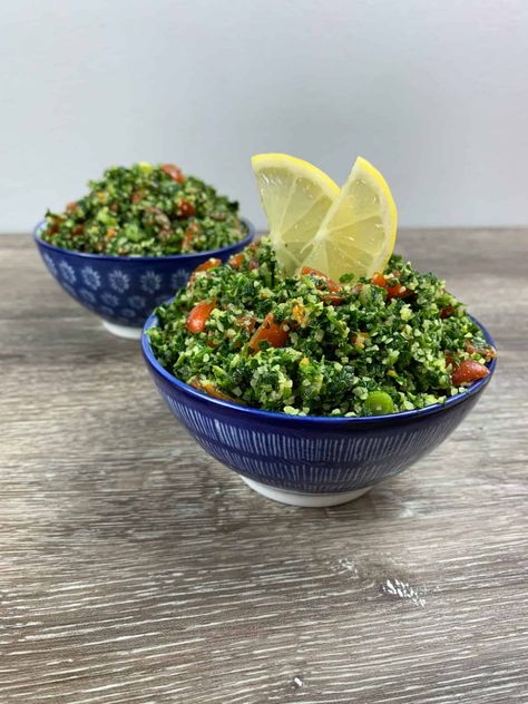 Easy tabbouleh salad recipe - Hispana Global Salad Plate Presentation, Toubuleh Salad, Tabbouleh Recipe Traditional, Tabuli Salad Traditional, Healthy Tabbouleh Salad, Tabule Salad Tabbouleh Recipe, Tabbouleh Salad Recipe, Pan Pita, Tabbouleh Salad