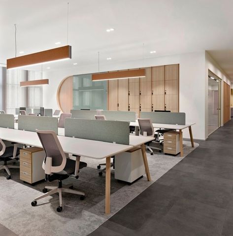 Office Snapshots (@officesnapshots) • Instagram photos and videos Open Concept Office, Workstations Design, Davis Furniture, Open Space Office, Office Interior Design Modern, Office Space Design, Office Workstations, Acoustic Wall Panels, Adjustable Height Table