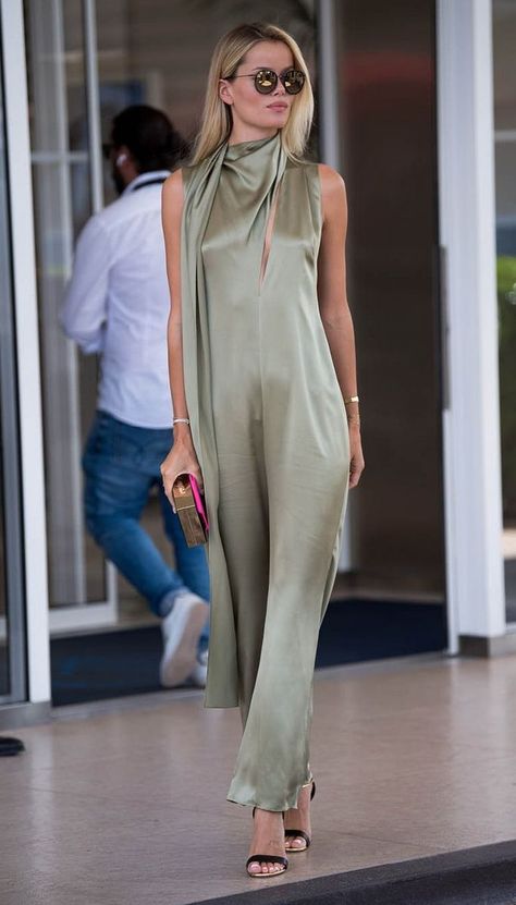 Olive Green Jumpsuit Outfit, Olive Green Dress Outfit, Green Jumpsuit Outfit, Hana Cross, Olive Green Outfit, Sofia Resing, Green Dress Outfit, Frida Aasen, Olive Green Jumpsuit