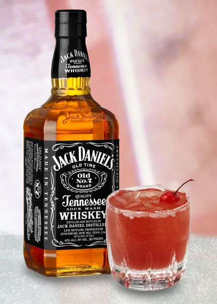 Jack Frost {photo courtesy representatives of Jack Daniel's} Jack Daniels Mixed Drinks, Christmas Drink Recipes, Jack Daniels Recipes, Jack Daniels Cocktails, Jack Daniels Drinks, Amaretto Drinks, Pomegranate Liqueur, Xmas Drinks, Christmas Drinks Recipes