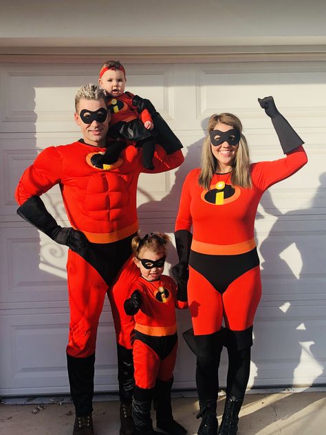 #familycostume  #incredibles #incredibles2 #halloween #incrediblescostume Incredibles Costume Family, The Incredibles Costume, Costumes For Family, Incredibles Costume, Family Themed Halloween Costumes, Costume Family, Halloween Costumes For Family, Themed Halloween Costumes, Halloween Family