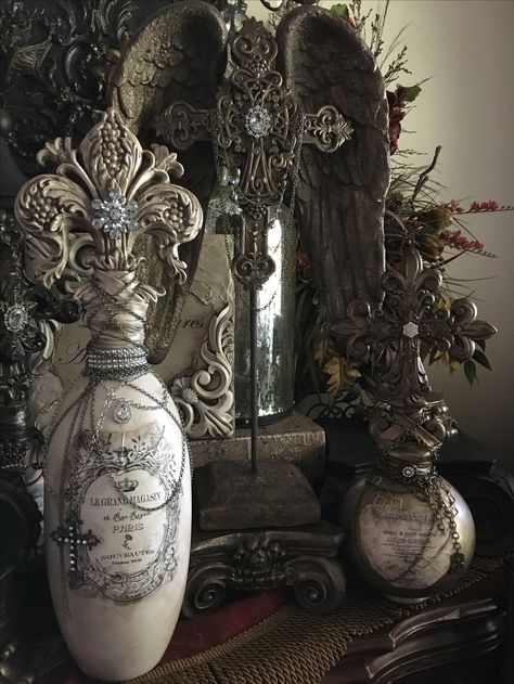 Goth Architecture, Gothic Aesthetic, Altered Bottles, Dreamy Room, Dream Room Inspiration, Room Aesthetic, Dream House Decor, Dream Room, Angeles