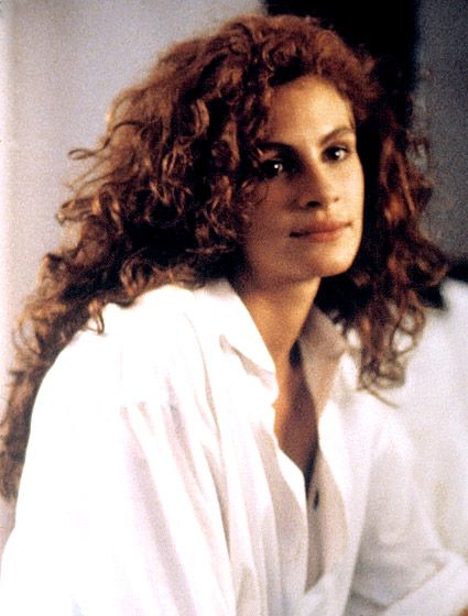 Julia Roberts' hair in Pretty Woman was the perfect bridge between the big-hair '80s and the layered-locks '90s. Julia Roberts Hair, Foxy Brown, Faye Dunaway, Michelle Williams, Celebrity Beauty, Julia Roberts, Grace Kelly, Celebrity Hairstyles, Big Hair