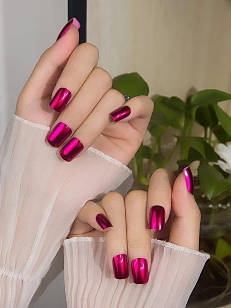 Uñas Color Magenta, Nails Fucsia Hot Pink, Neopolitan Nails, Fuchsia Pink Nails, Fuschia Nails, Bella Outfit, Rose Gold Nail Polish, Nail Shapes Square, Secret Nails