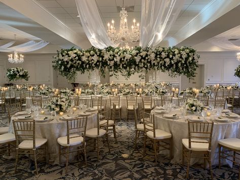 Wedding Reception Decorations Indoor Elegant, Simple Elegant Reception Decor, Wedding Reception Ceiling Decorations, Small Ballroom Wedding, Sweetheart Wedding Table, Ballroom Rustic Wedding, Wedding Reception Ballroom Decor, Reception Decorations Ballroom, Twinkle Lights Ballroom Wedding