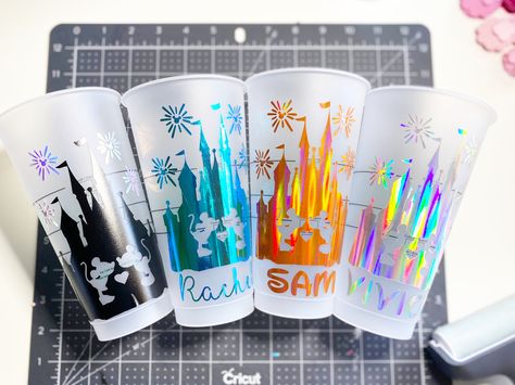 Disney Tumbler, Starbucks Cup Design, Bachelorette Cups, Starbucks Tumbler Cup, Starbucks Design, Tumbler Starbucks, Starbucks Coffee Cup, Starbucks Diy, Disney Cups