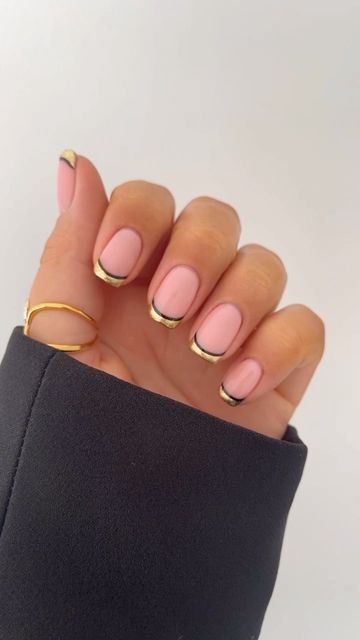 Black With Gold Lines Nails, Fun Gold Nails, Black And Gold Tip Nails, Pink With Gold Nails, Black Nails With Gold Tips, Gold And Pink Nails, Nail Designs With Gold, Gold Tip Nails, Pink Gold Nails