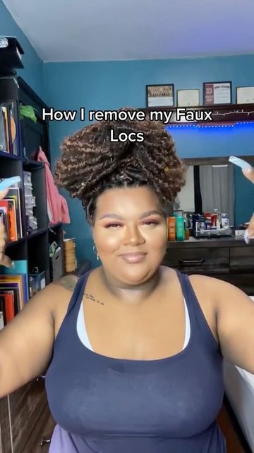 Natural Hair| DM for Promo on Instagram: "Faux locs removal 🔥🔥 There are many ways and techniques that can be done to remove faux locs but I found that this way is one of the easiest. The trick is to cut at least 2-3 inches away from where you know your hair ends are 👏🏽👏🏽 What do you think?? Would you try this??👇🏽👇🏽 Follow us @thenaturalhairclub_ for more natural hair content 😉 DM FOR PROMO 🤍 Credit: @tropiicalpunch 🥳 .⁣ .⁣ .⁣ .⁣ .⁣ #beauty #blackgirlmagic #boxbraids #fauxloc #braid Hair Content, Stitch Braids, Faux Locs, Box Braids, Locs, Healthy Hair, Natural Hair, Knowing You, You Think