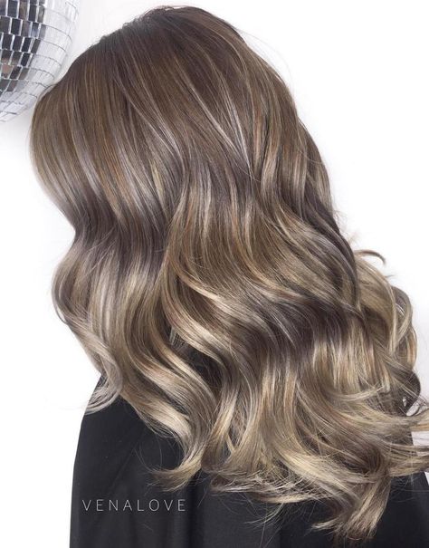 Brown Hair With Subtle Silver Highlights Brown Hair With Silver Highlights, Grey Balayage, Grey Brown Hair, Babylights Hair, Silver Hair Highlights, Gray Balayage, Blonde Roots, Silver Highlights, Short Brown Hair