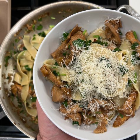 Chanterelle Mushroom Pasta Chanterelle Mushroom Pasta, Chantrell Mushrooms Recipes Pasta, Golden Chanterelle Recipes, Chanterelle Pasta, Chanterelle Mushroom Recipes, Chanterelle Recipes, Mushroom Recipes Pasta, Mushroom Pasta, Vegan Bowls