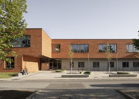 Clinker Brick, Spatial Concepts, Types Of Curtains, Landscape And Urbanism, School Yard, Brick Facade, Small Buildings, Building Exterior, Architecture Exterior