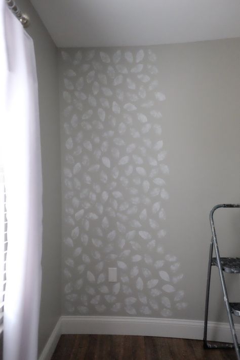 Sponge Paint Wall Pattern, Sponge Wall Design, Paint That Looks Like Wallpaper, Sponge Painting Walls Ideas, Sponge Wall Diy, Sponge Accent Wall, Hand Painted Wall Pattern, Diy Painted Wallpaper, Diy Wall Painting Techniques