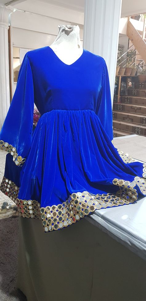 Afghanistan Vintage, Elegant Fashion Outfits, Short Frock, Velvet Dress Designs, Pakistani Dresses Casual, Girls Frock Design, Beautiful Pakistani Dresses, Dress Design Patterns, Afghan Dresses