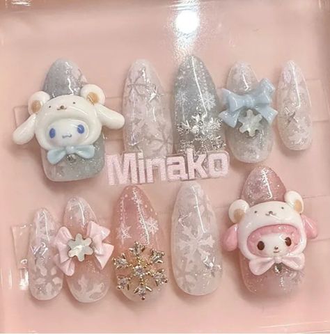 Cinna Roll Sanrio Nails, Sanrio Nails With Charms, 3d Sanrio Nails, Winter Sanrio Nails, Cute Nails Sanrio, Kuromi Christmas Nails, Sanrio Nail Art Pochacco, Cinnamon Nails Sanrio, Sanrio Winter Nails