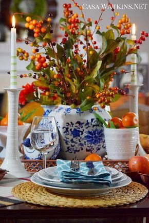 Include Trendy Copper into Your Thanksgiving Tablescape: Create and Share - Casa Watkins Living Blue And White Dishes, Thanksgiving Tablescape, Blue And White Chinoiserie, Blue White Decor, Autumn Table, Fall Thanksgiving Decor, Kids Bed, Autumn Decorating, Fall Tablescapes