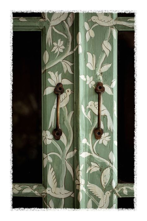 Diy Paint Wardrobe, Painted Cabinet Interior, Hand Painted Doors Ideas, Mushroom Painted Furniture, Pattern On Pattern Interior Design, Green Painted Furniture Ideas, Antique Interior Doors, Yellow Green Interior Design, Hand Painted Dresser Ideas