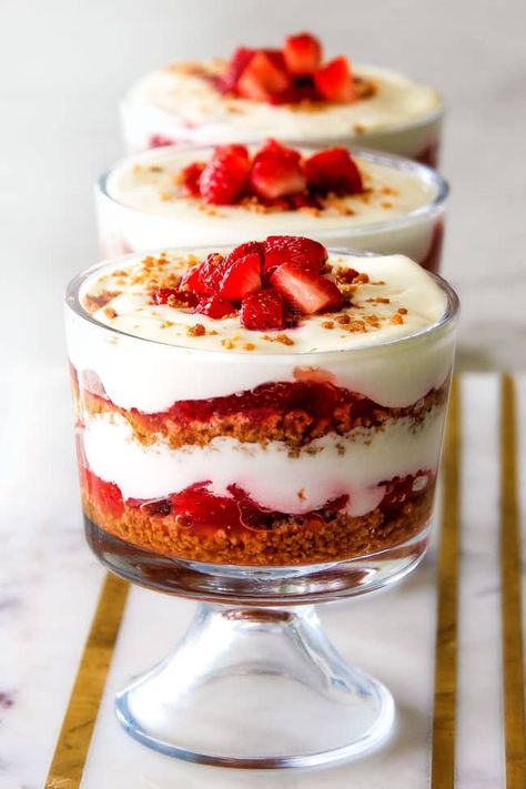 Strawberry Cheesecake Parfait, Cheesecake Parfait Recipes, Strawberry Cheesecake Parfaits, Cheesecake Parfait, No Bake Strawberry Cheesecake, No Bake Cheesecake Filling, Pumpkin Puree Recipes, Strawberry Parfait, Cheesecake Parfaits