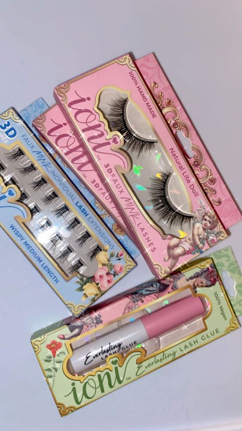 Cute False Lashes, Princesscore Makeup, Eyelash Tech, Best False Lashes, Maquillaje Aesthetic, Fake Eyelash, Lash Business, Lipstick Kit, Pretty Skin Care