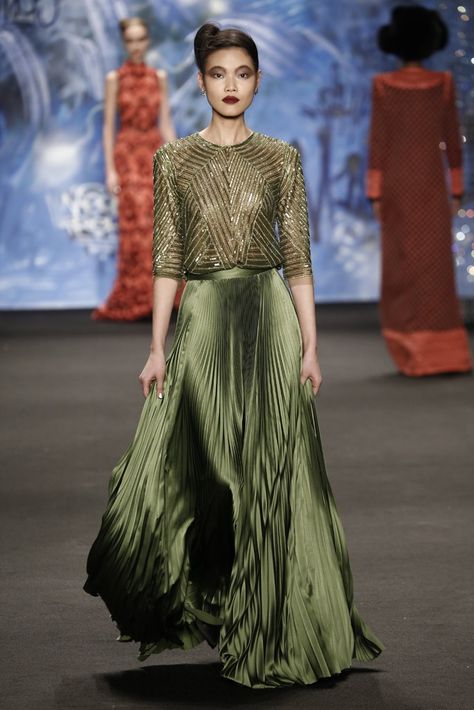 Naeem Khan RTW Fall 2015 – WWD Occasional Dress, Sukienki Maksi, Moroccan Nights, Kurta Lehenga, Skirt Crop, Naeem Khan, Indian Designer Outfits, Lehenga Designs, Designer Dresses Indian