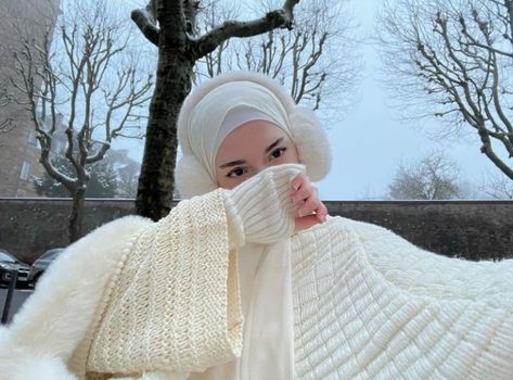 White Hijab, Best Winter Outfits, Midi Skirts, Winter Outfits, Winter Fashion, Midi Skirt, Tights, White