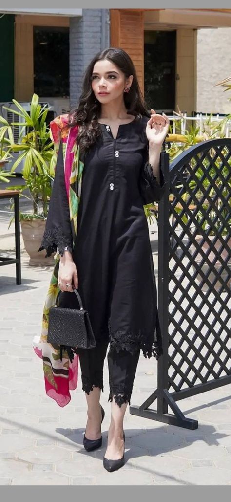 Black Kurthi Models Latest, Kurthi Models Latest, Stylish Black Dress, Dresses Sewing, Girls Dresses Sewing, Trendy Shirt Designs, Stylish Suit, Bridal Dress Fashion, Simple Trendy Outfits