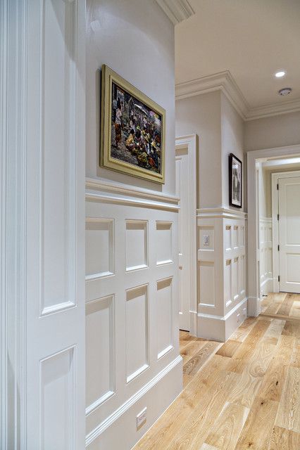 Coastal Wainscoting Ideas, Coastal Wainscoting, Wainscoting Hallway, Wainscoting Stairs, Bathroom Wallpaper Ideas, Faux Wainscoting, Wainscoting Ideas, Wood Wainscoting, Painted Wainscoting