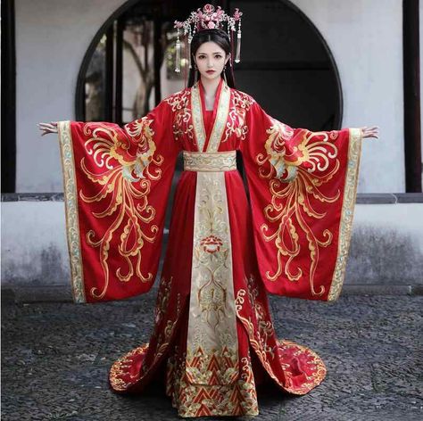 Ancient China Clothing, Chinese Kimono, Chinese Wedding Dress Traditional, Traditional Asian Dress, Traditional Chinese Wedding, Ancient Dress, Ancient Chinese Dress, Ancient Chinese Clothing, Chinese Wedding Dress