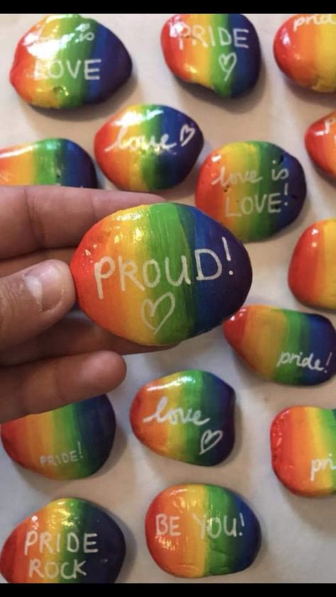 Pride Picnic Ideas, Pride Rock Painting Ideas, Diy Pride Crafts Easy, Lgbtqia Crafts, Pride Rock Painting, Pride Painted Rocks, Pride Activities For Kids, Pride Crafts For Kids, Gsa Club Ideas