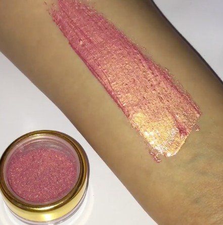 Satisfying Stuff, Glitter Pigment, Fashion Forecasting, Oddly Satisfying, Glitter Makeup, Junk Drawer, Face Skin Care, Gold Shimmer, All Things Beauty