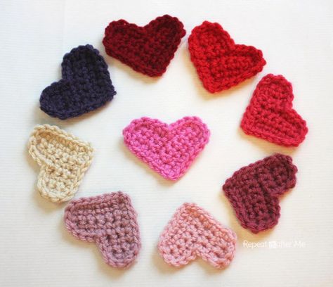 There are a lot of crochet heart patterns out there but a lot of them work in round using a variety of different stitches and the “magic ring” which I know a lot of you struggle with. Fear not! This heart pattern is very simple, working solely in rows of single crochets. You could use … Easy Crochet Heart, Crocheted Hearts, Bee Mine Valentine, Sunburst Granny Square, Repeat Crafter Me, Crochet Unique, Crochet Heart Pattern, Heart Projects, Confection Au Crochet